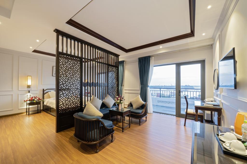 Eco Lux Riverside Hotel & Spa 