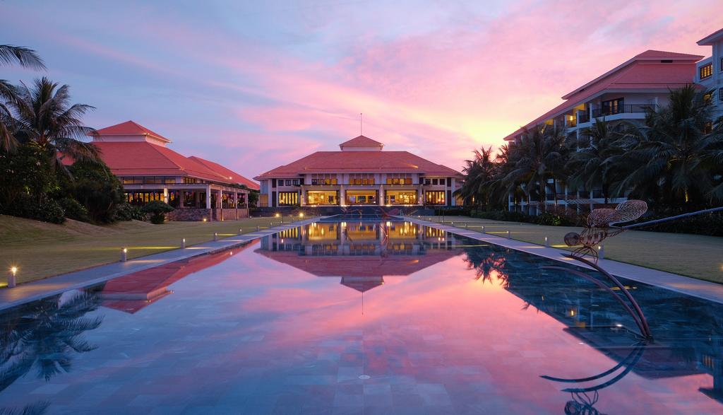 Khách sạn Pullman Danang Beach Resort