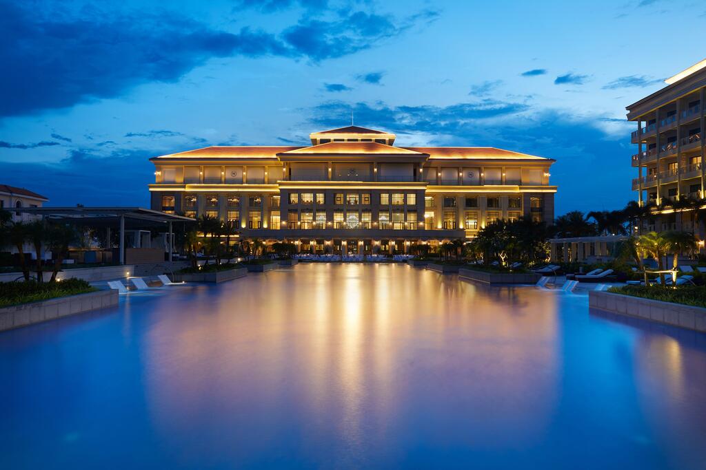 Khách sạn Sheraton Grand Danang Resort