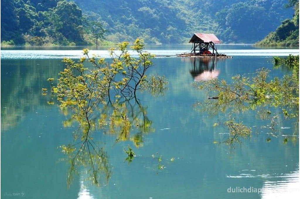 Du lịch Hồ Thang Hen