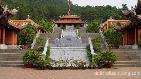 Du lịch Đền thờ Chu Văn An