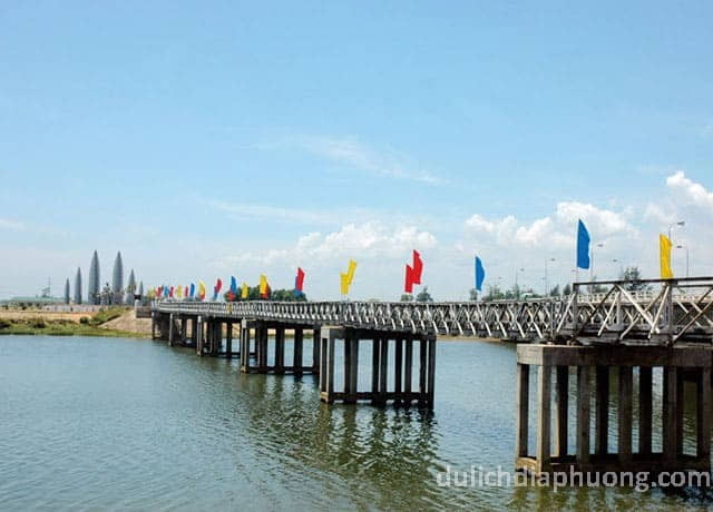 Du lịch Cầu Hiền Lương - Sông Bến Hải