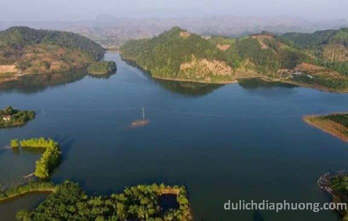 Du lịch Hồ Tiền Phong