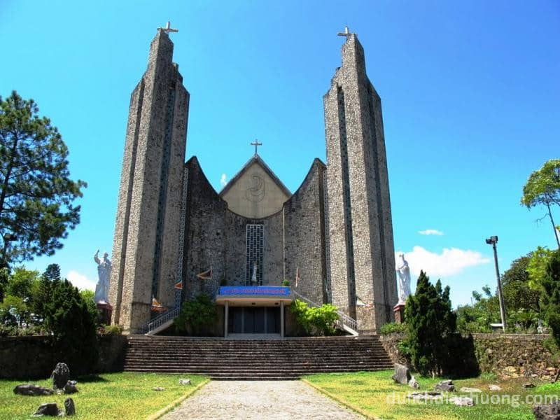 Du lịch Nhà thờ Phủ Cam