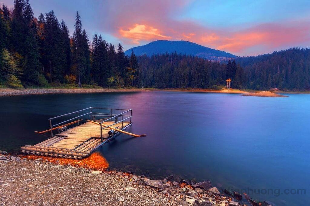 Hồ Sinevir địa điểm du lịch tại Ukraina