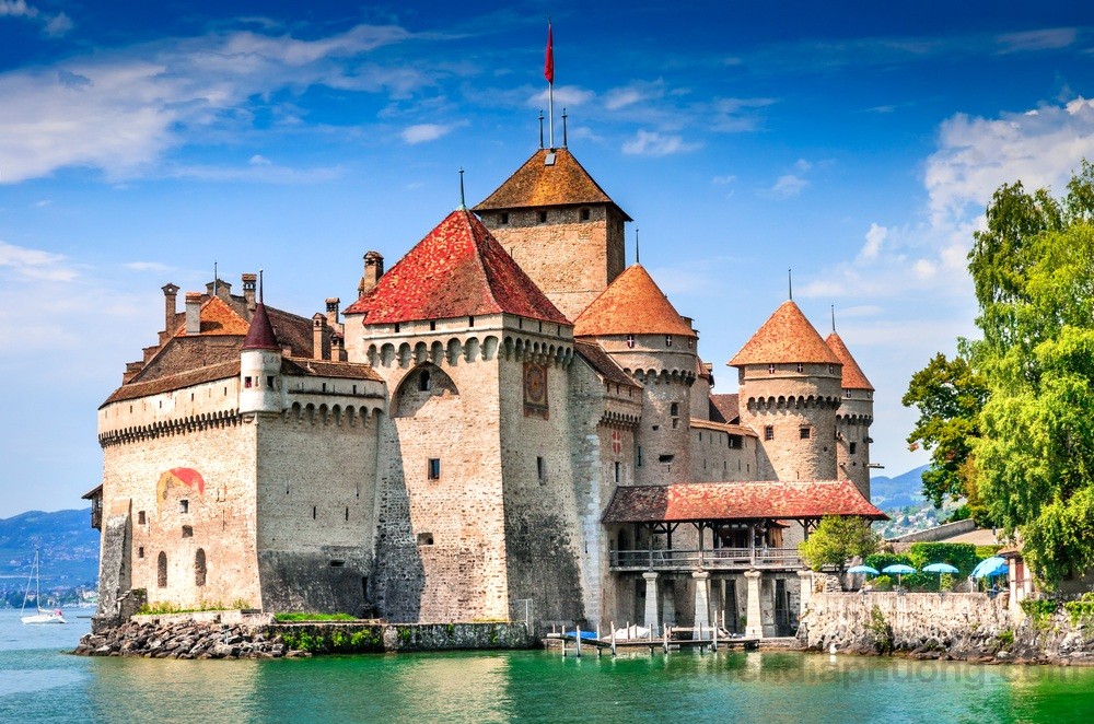 Lâu đài Chillon địa điểm du lịch tại Thụy Sĩ