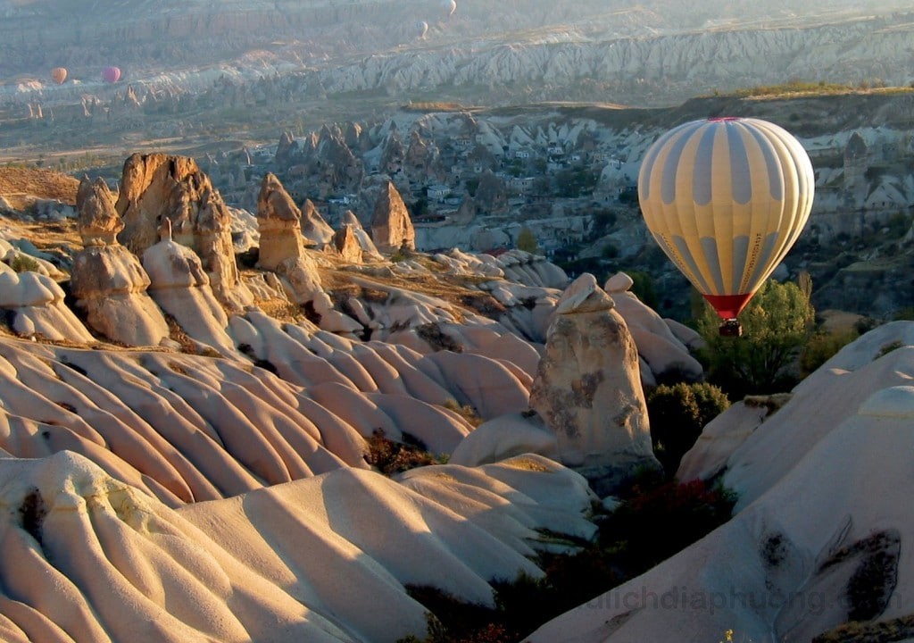 Quần thể núi đá vôi Cappadocia địa điểm du lịch tại Thổ Nhĩ Kỳ