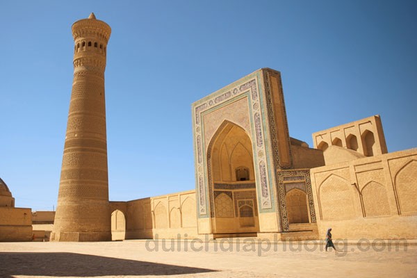 Tháp Kalyan địa điểm du lịch ở Uzbekistan - kinh nghiệm du lịch Uzbekistan